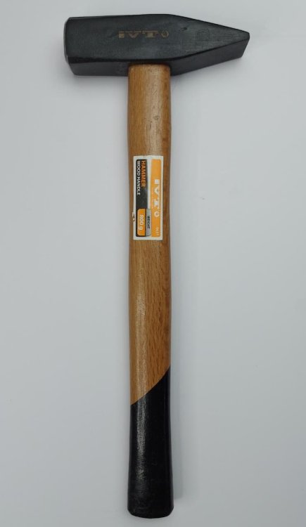 0637 Молоток с деревянной  ручкой 800 гр